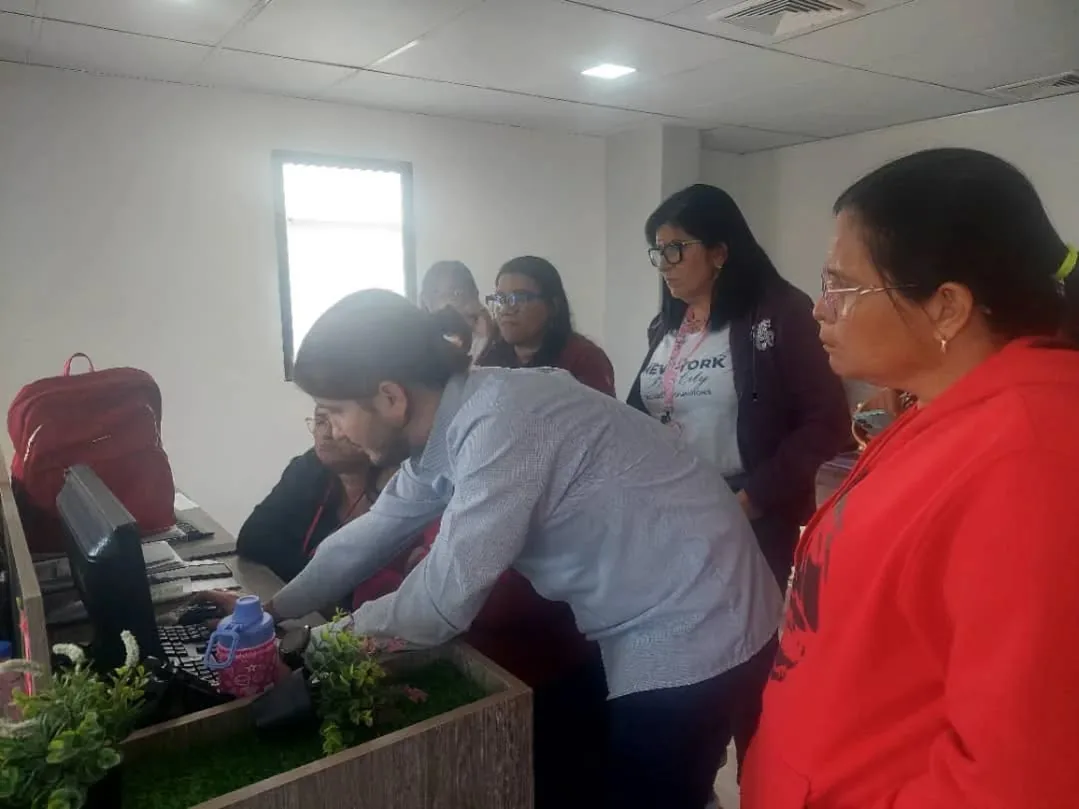 Trabajadores de Corpoelec Falcón se forman con el INCES como Analistas de Sistemas